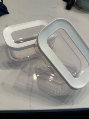40 clear plastic storage containers